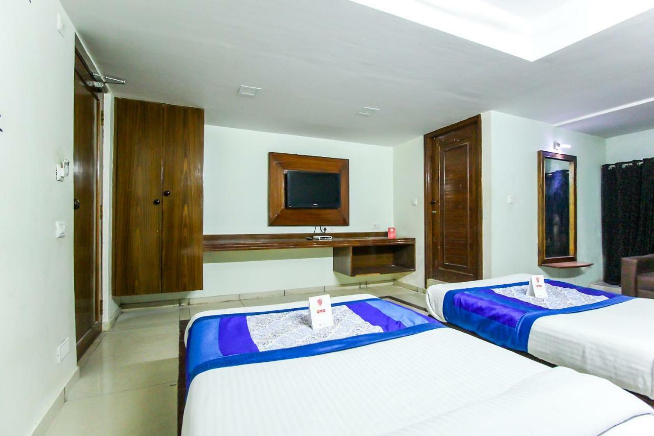 Hotel Seven Ahmedabad Esterno foto