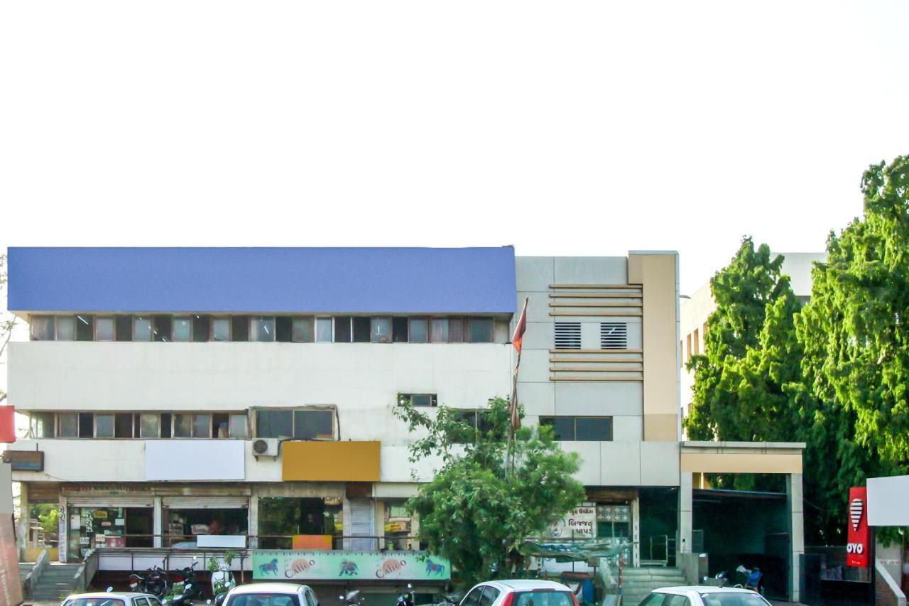 Hotel Seven Ahmedabad Esterno foto